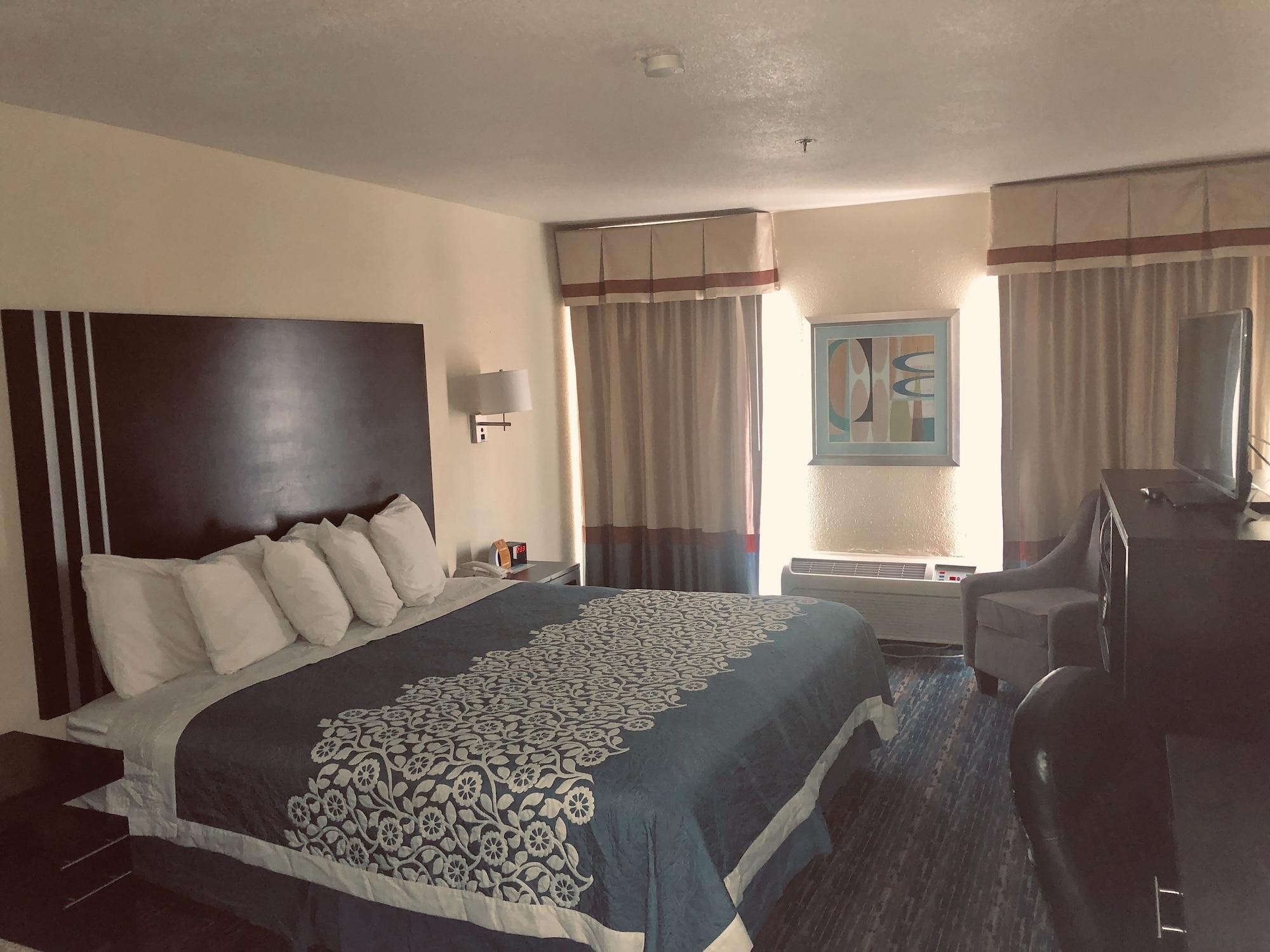 Days Inn By Wyndham Near Seaworld Сан-Антонио Экстерьер фото